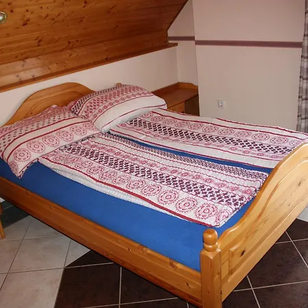 Szivarvany Apartman *